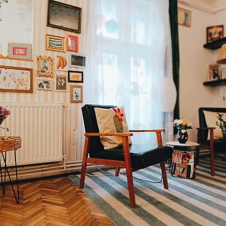 בודפשט Flat In Historic Villa With Your Own Private Garden, Near City Park מראה חיצוני תמונה