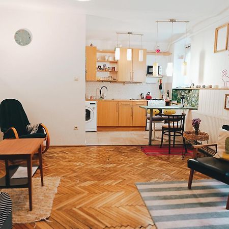 בודפשט Flat In Historic Villa With Your Own Private Garden, Near City Park מראה חיצוני תמונה