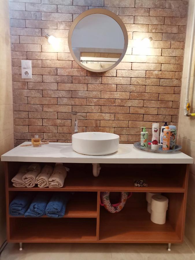בודפשט Flat In Historic Villa With Your Own Private Garden, Near City Park מראה חיצוני תמונה